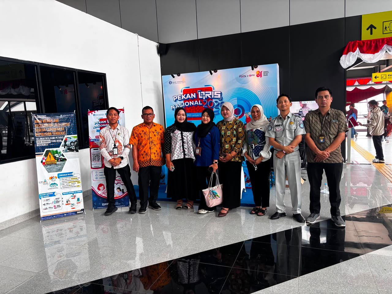 Jasa Raharja Bersama UPT Samsat Rangkasbitung Ramaikan Pekan QRIS Nasional di Stasiun Rangkasbitung