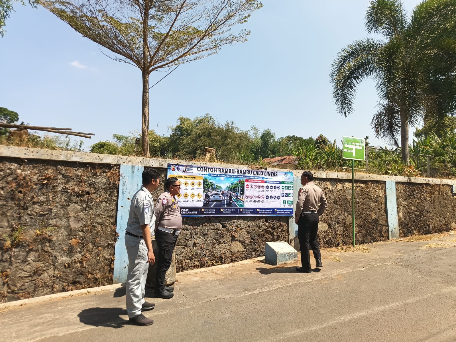 Tingkatkan Tertib Berlalu Lintas, PT Jasa Raharja (Persero) Cabang Cirebon Bersama Polres Cirebon Kota Dan Polres Kuningan Wujudkan Kampung Tertib Lalu Lintas