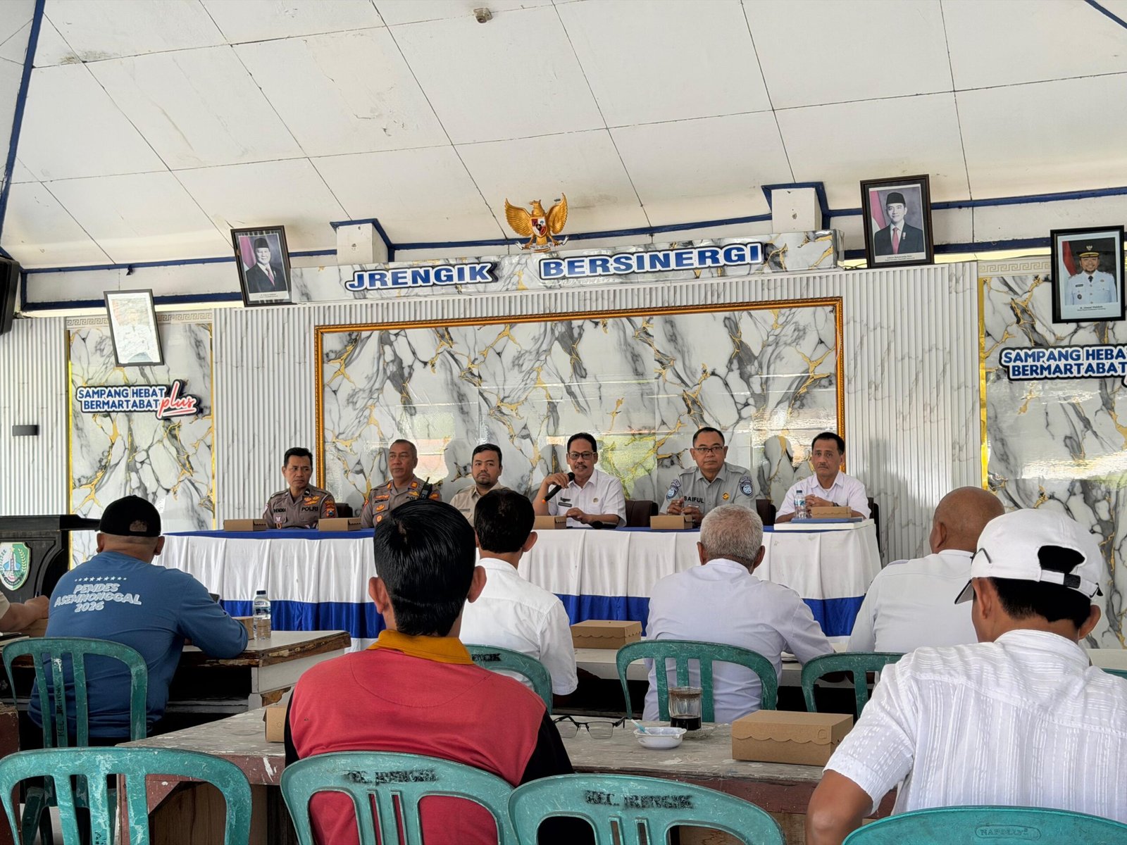 Jasa Raharja Cabang Pamekasan dan Tim Pembina Samsat Sampang menggelar Sosialisasi Pemutihan Pajak Kendaraan bermotor tahun 2026 di Kecamatan Jrengik, Sampang