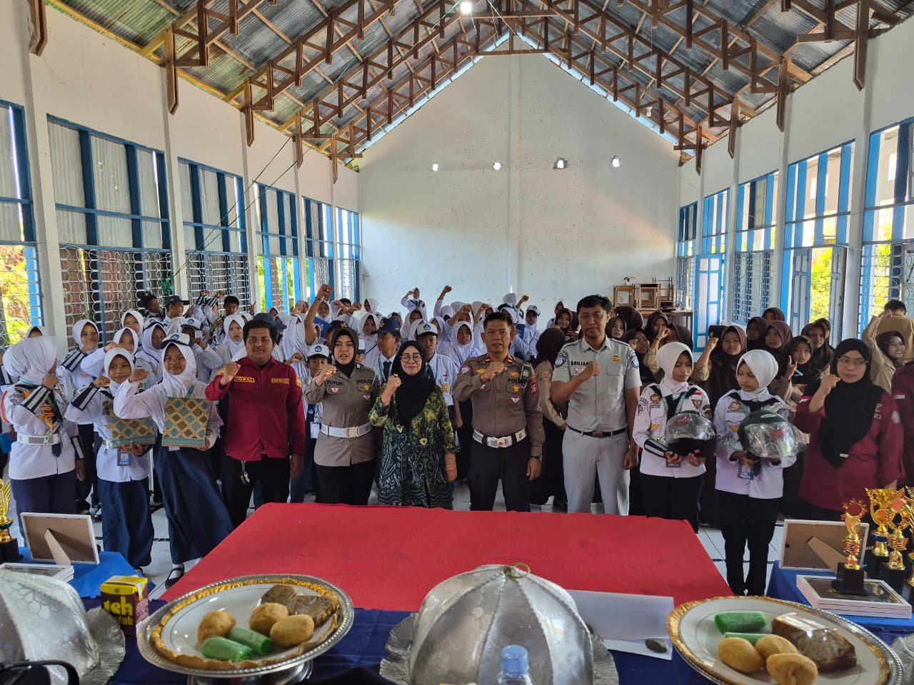 Edukasi Tertib Lalu Lintas, Jasa Raharja dan Satlantas Bina Patroli Keamanan Sekolah di SMPN 7 Watampone