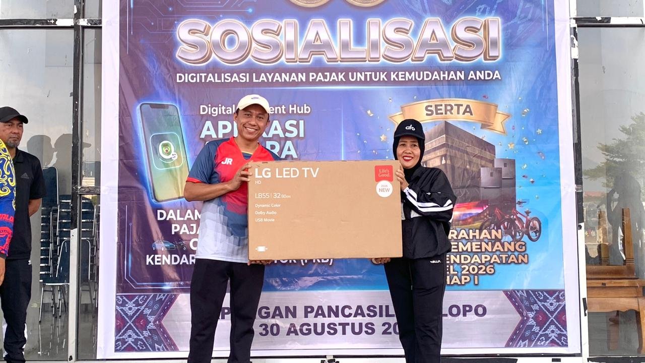 Apresiasi Kepada Wajib Pajak Patuh, Jasa Raharja Berkolaborasi dengan Bapenda Provinsi Dan Samsat Kota Palopo Serahkan Hadiah Gebyar Pendapatan Tahap I dan Sembako Kepada Masyarakat yang Tertib Bayar Pajak