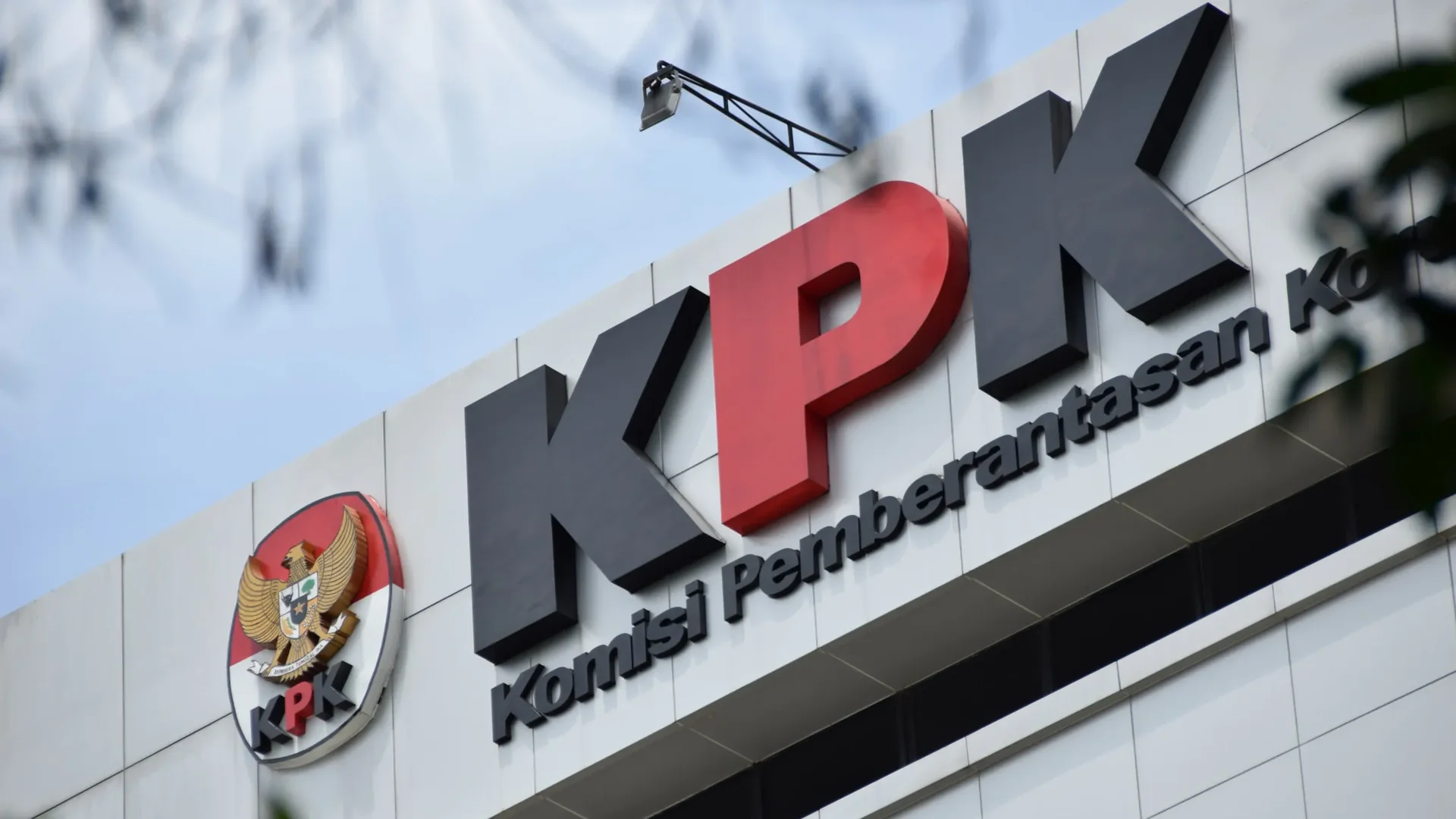 KPK Geledah Disdik Bogor, Dugaan Korupsi Pengadaan Masih Didalami