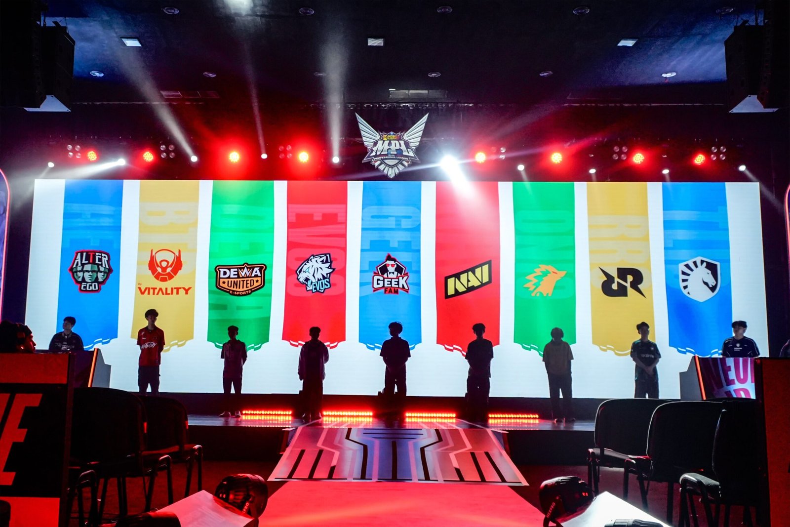MPL Indonesia Season 18 Bawa Babak Playoff ke Surabaya, Dorong Pertumbuhan Esports Daerah