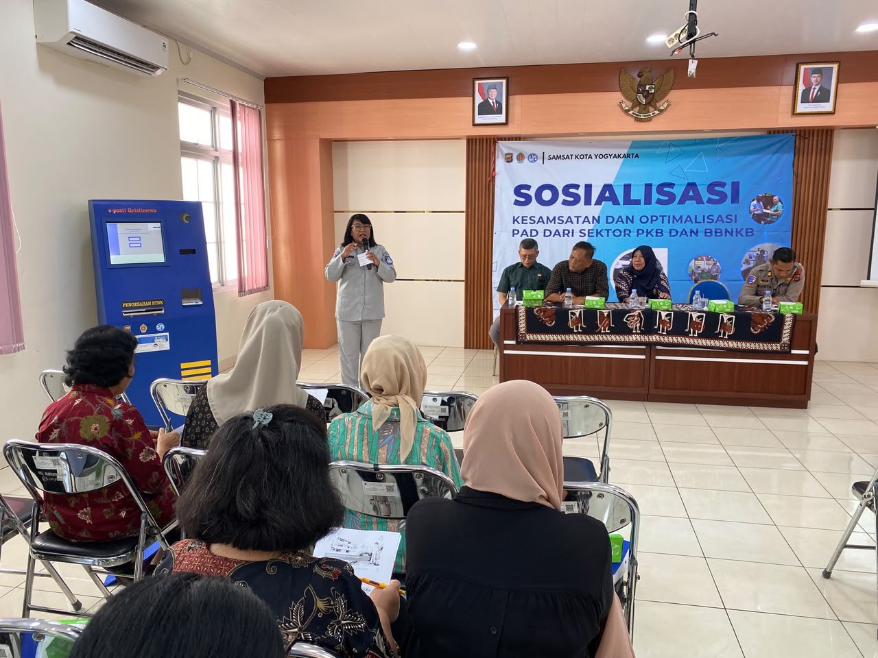 Sosialisasi Kesamsatan di Suryatmajan Dorong Warga Bayar PKB dan SWDKLLJ Tepat Waktu