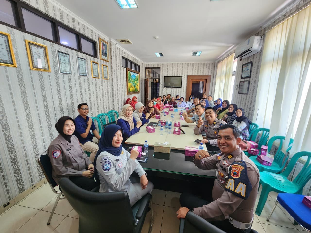 Jasa Raharja Cabang Semarang melaksanakan kegiatan Forum Komunikasi Lalu Lintas dan Angkutan Jalan (FKLLAJ) Guna Perkuat Sinergi Lintas Instansi dalam Penanganan Korban Kecelakaan Lalu Lintas