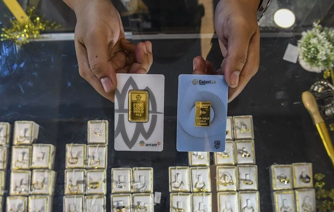 Harga Emas Pegadaian Kompak Turun Hari Ini: Antam, Galeri24, dan UBS