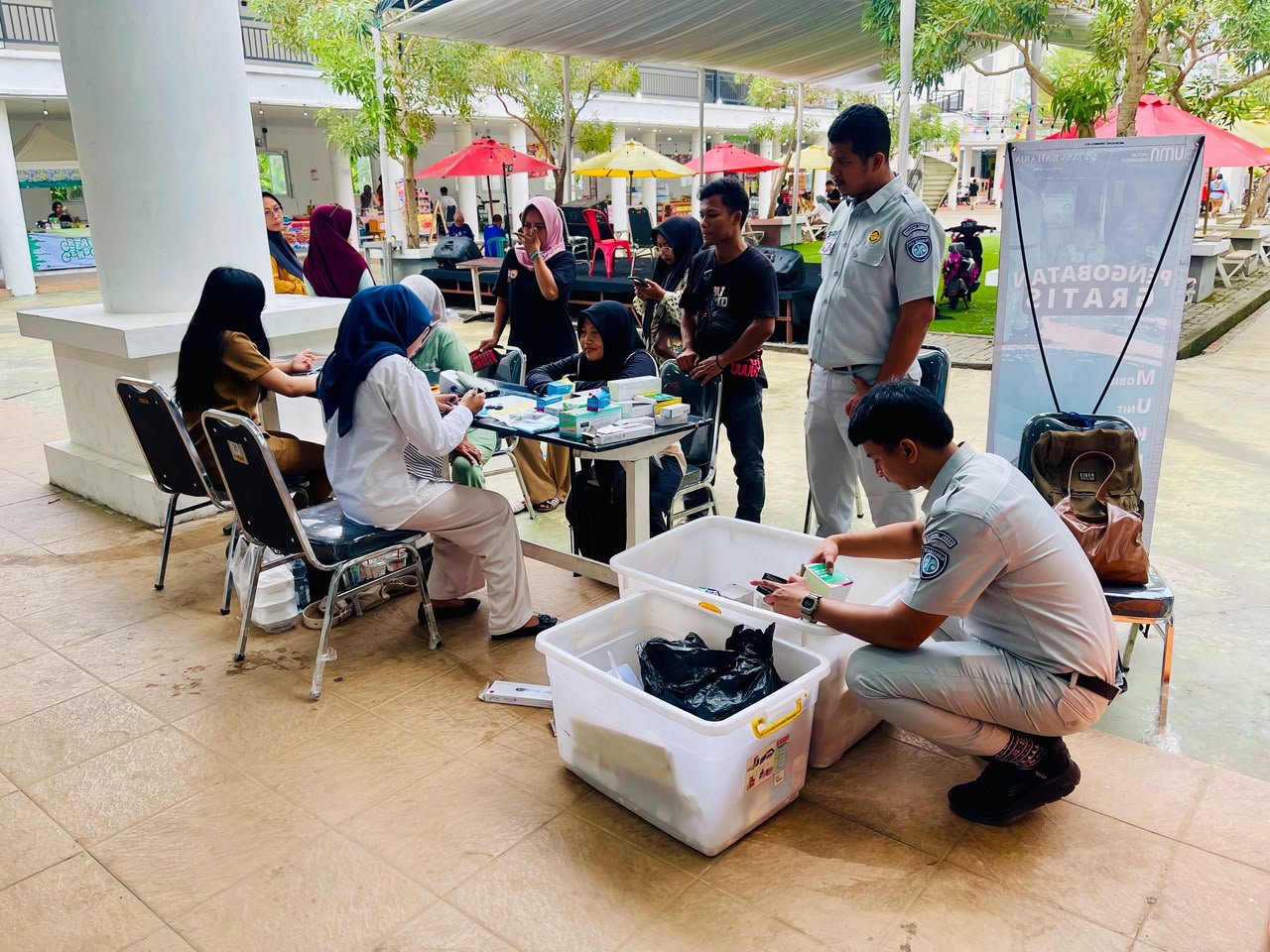 Jasa Raharja Gelar Pengobatan Gratis di Haurgeulis Festival, Dukung Keselamatan Lalu Lintas dan Optimalisasi Pendapatan