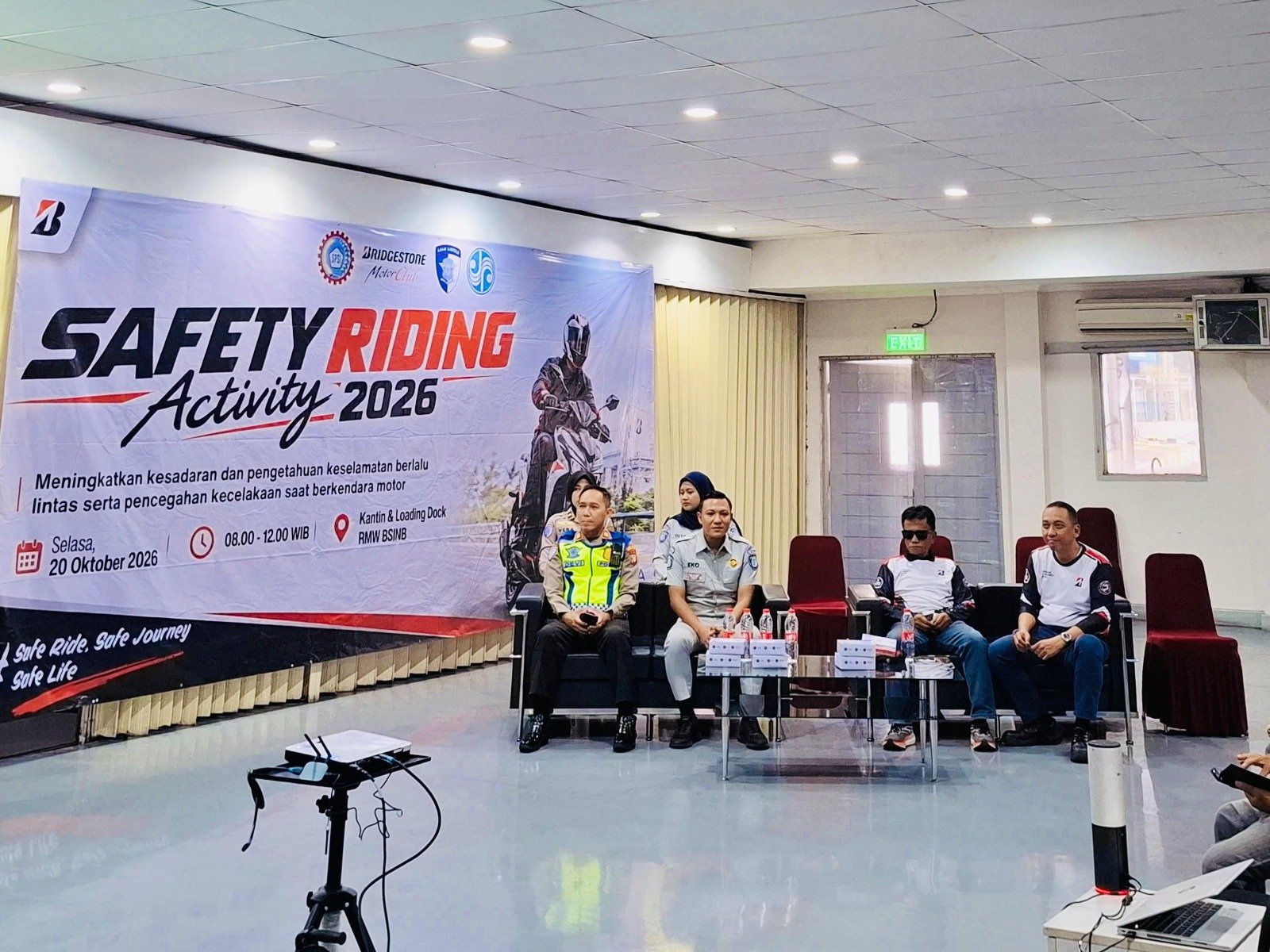 SAFE RIDING, SAFE JOURNEY, SAFE LIFE Jasa Raharja Pelatihan Safety Riding Di PT Bridgestone Tire Indonesia 