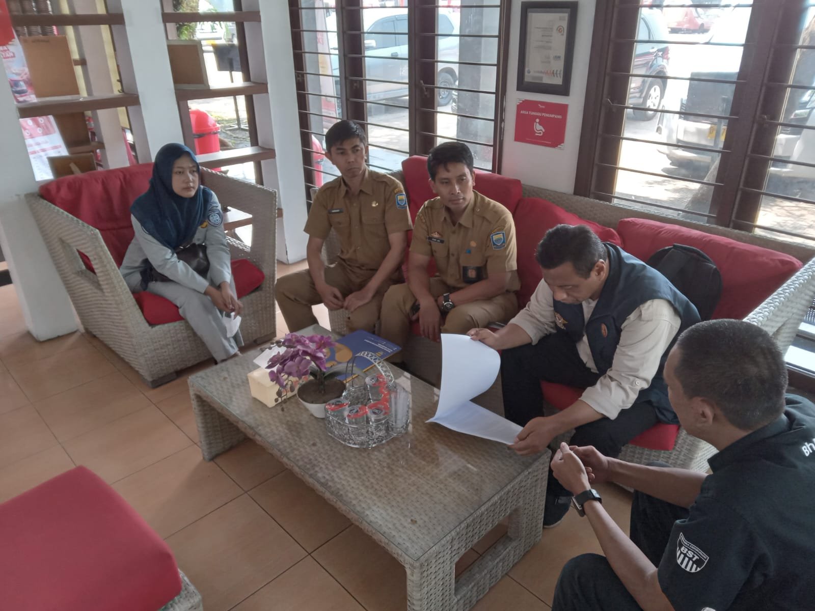 Jasa Raharja Bandung Bersama Tim Pembina Samsat Soekarno Hatta Gelar Operasi Khusus Samsat