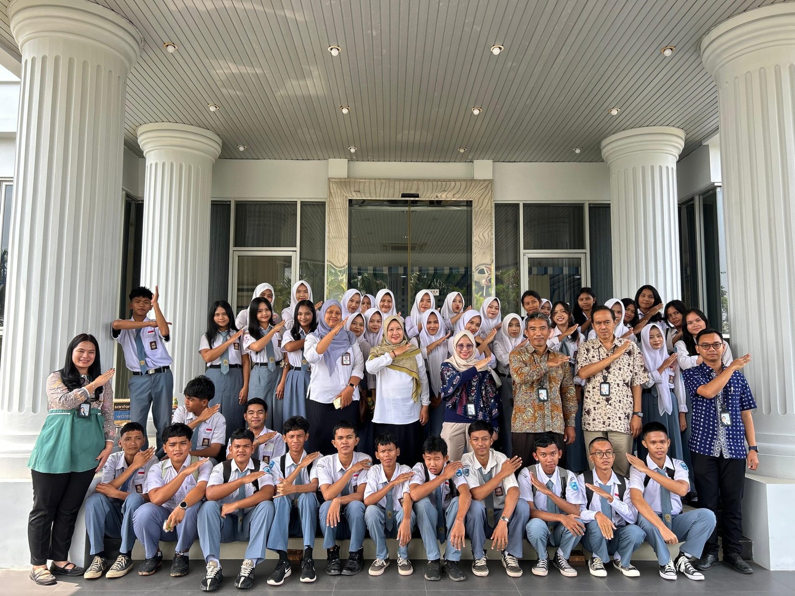 Jasa Raharja Kepri Tingkatkan Literasi Keselamatan Transportasi dan Kepatuhan Pajak Kendaraan Melalui Kunjungan Pelajar SMA Negeri 27 Batam