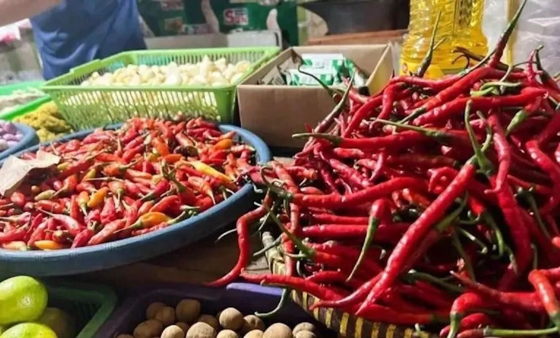 Pantauan Harga Bahan Pokok 1 Oktober: Cabai Rawit Meroket, Telur Ayam Stabil