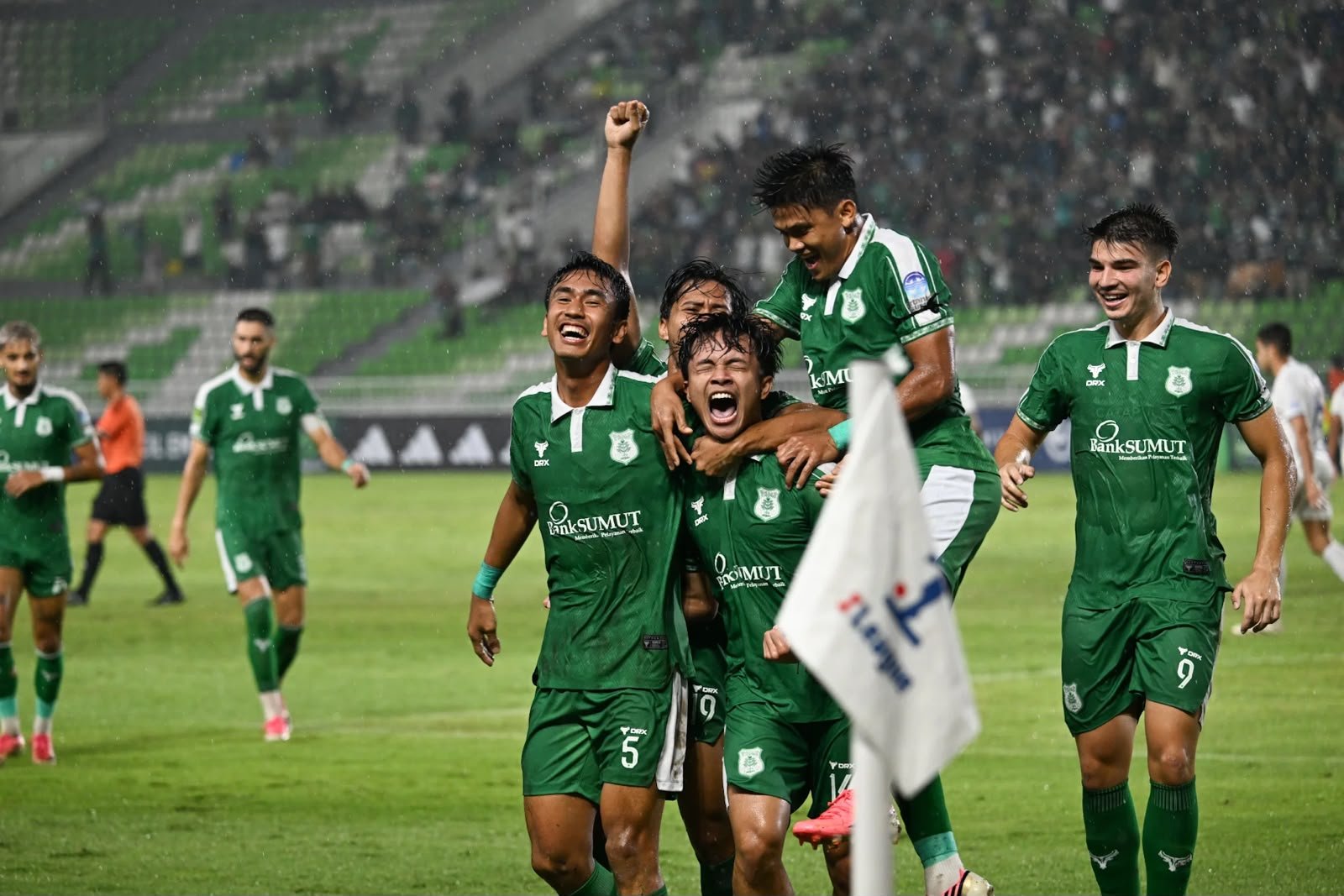 PSMS Medan Kalahkan PSIS Semarang 2-1