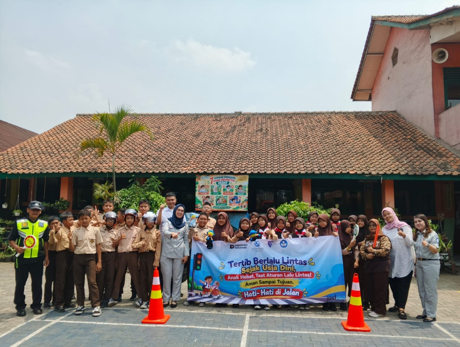Jasa Raharja Sosialisasikan Keselamatan Lalu Lintas di SD Negeri 1 Cimareme, Dorong Terwujudnya Lingkungan Sekolah yang Aman dan Berkeselamatan