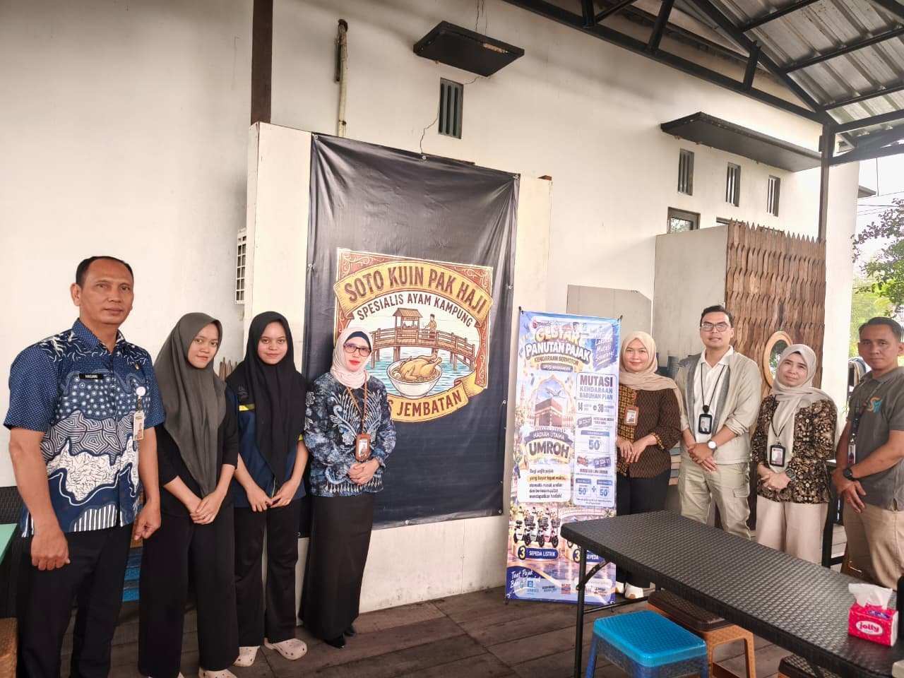 Tim Pembina Samsat Marabahan Sebarluaskan Informasi Diskon Pajak Daerah hingga ke Tempat Usaha